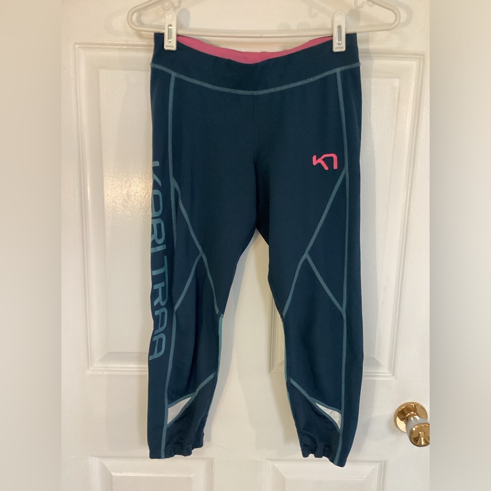 🛍️5/💲20🛍️ KARI TRAA Louise 3/4 leggings